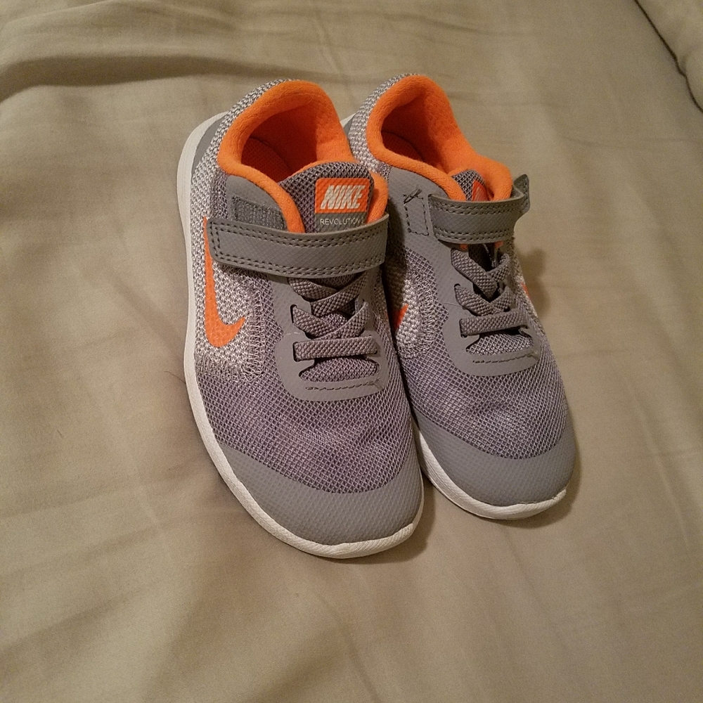 Toddler nike shoes